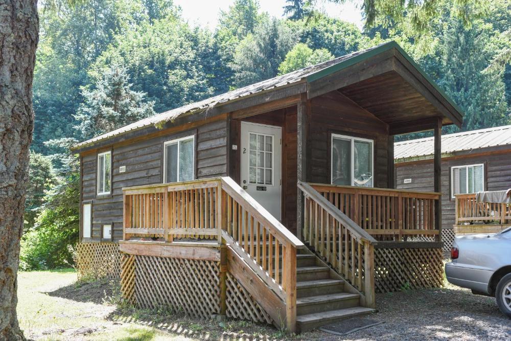 Thunderbird Studio Cabin 3